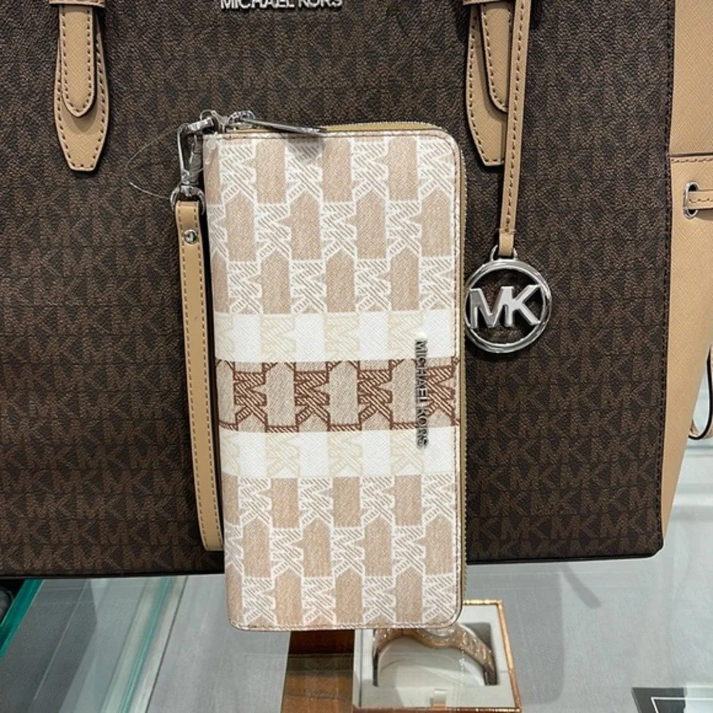 MICHAEL KORS Leather Continental Phone Holder Wristlet Wallet Camel NWT